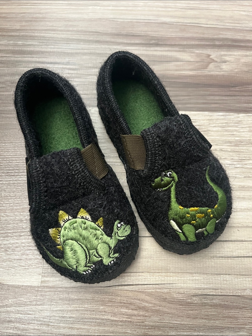Geisswein toddler virgin wool slipper with non-slip rubber sole size 23 German